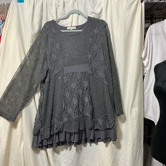 Womens tunics - Picture 1 of 8